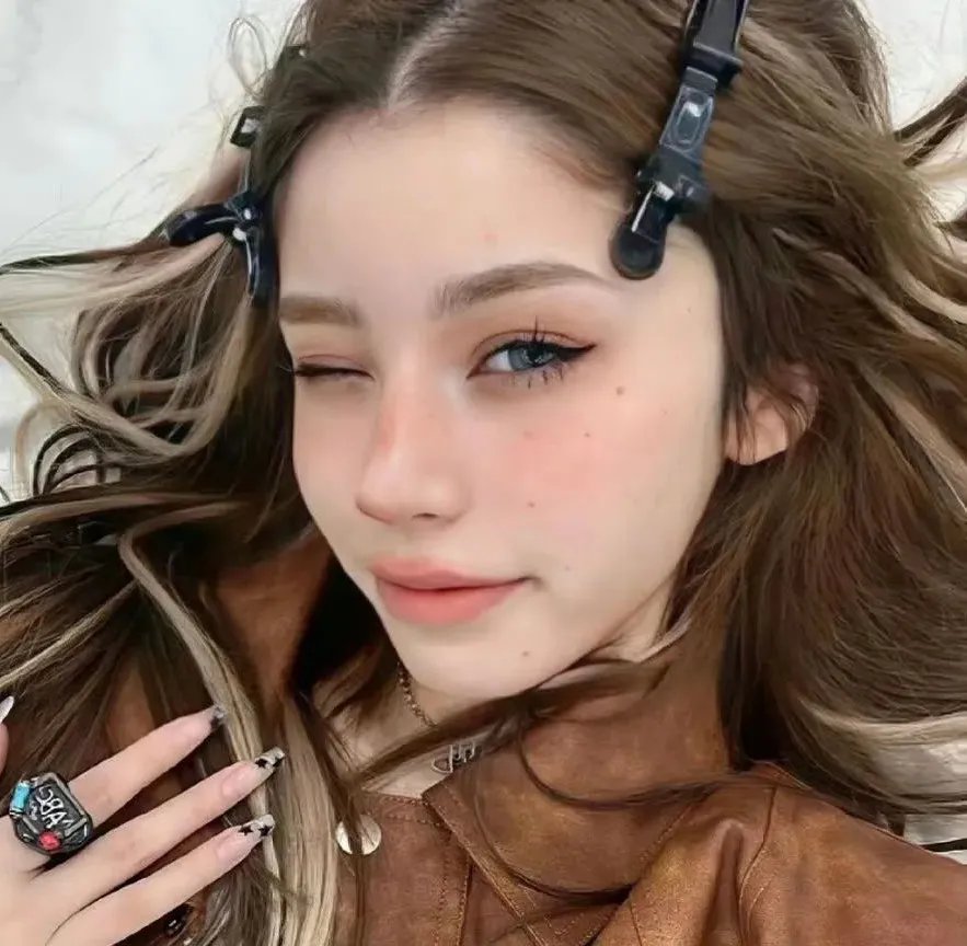 艾蜜莉·布莱尔的秘密